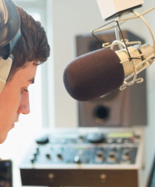 Formation Présentateur·rice de Contenus Télévisuels et Multimédia à Caen